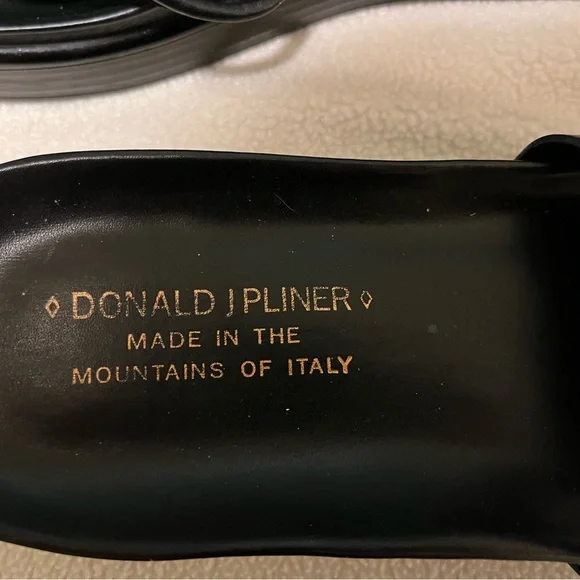 8.5 Donald Pliner leather sandals - Picture 2 of 6